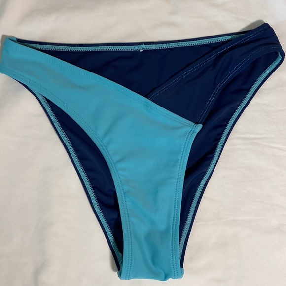 Cupshe Wrap Bralette Bikini Set - Picture 5 of 6